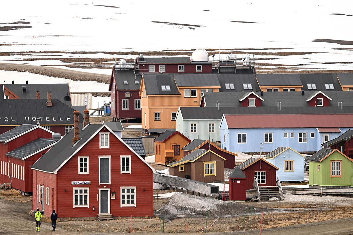 Kongsfjorden-Ny-Ålesund-houses