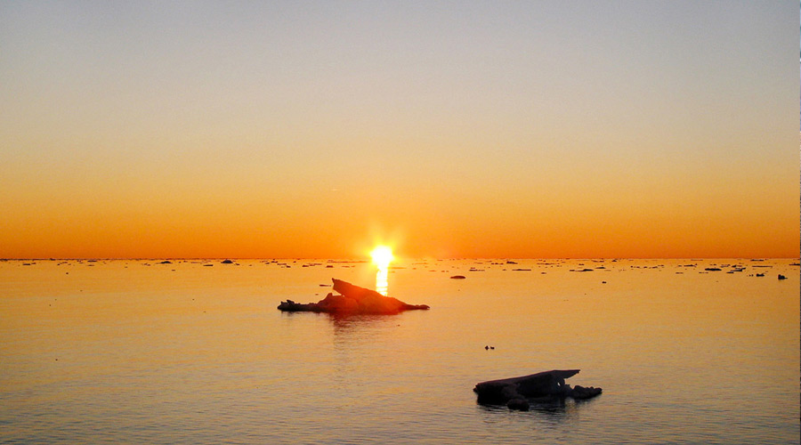 Norway_Svalbard_IceOceanSunse-short