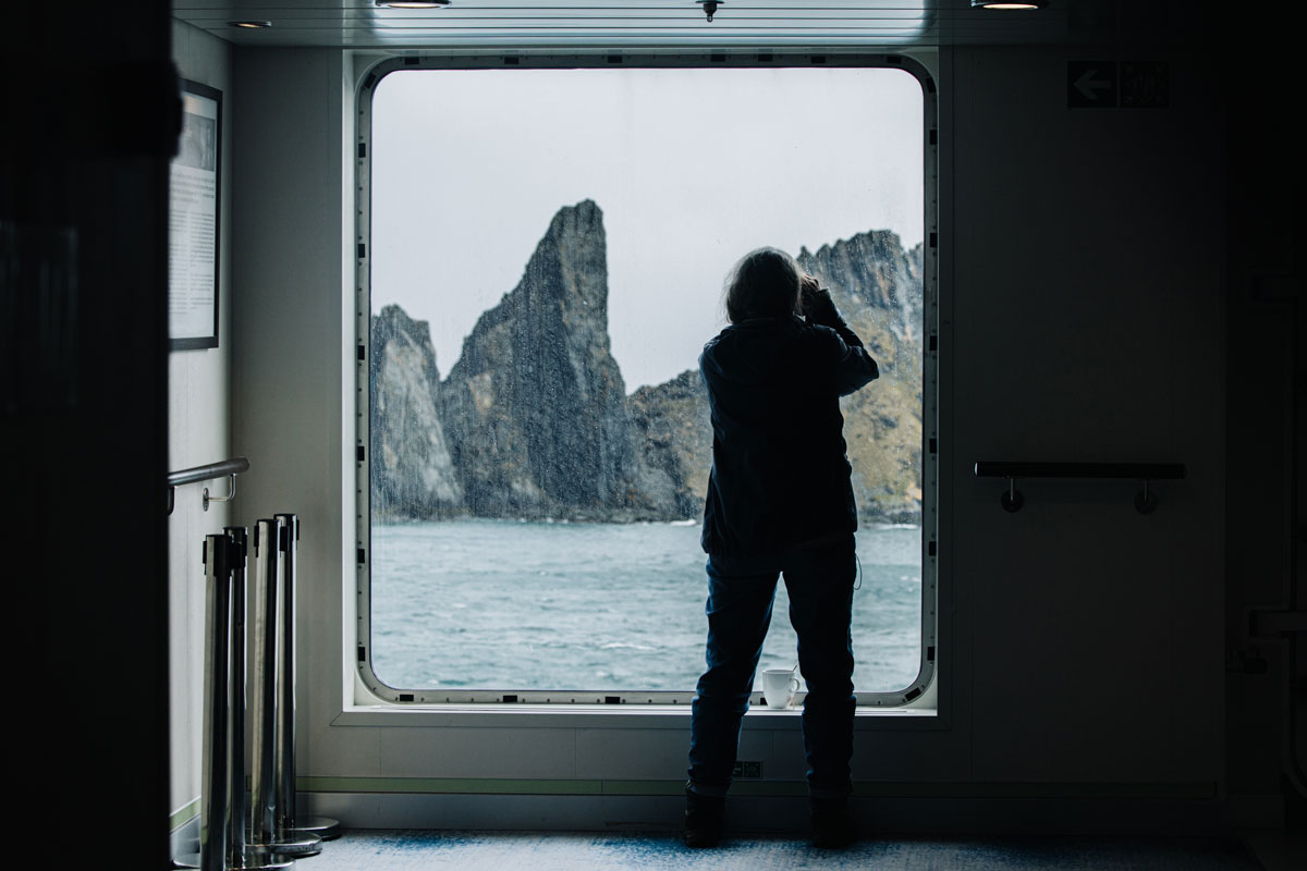 guests-ship-Elephant-Island guest in the ship seeing elephant islands<br />