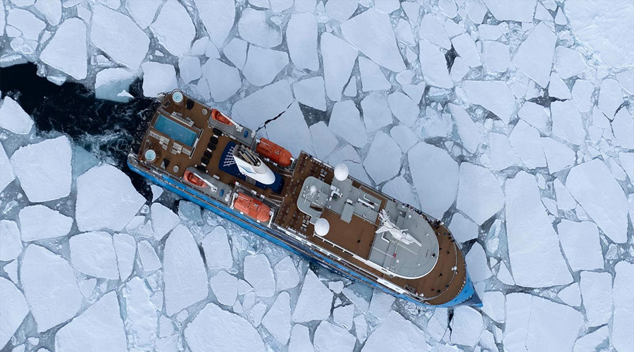 ship-into-ice-svalbard-short